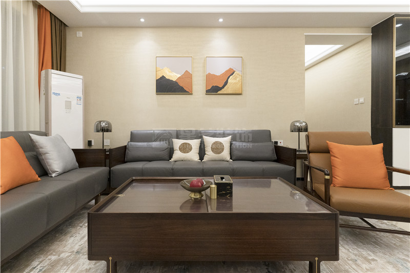 榮和悅瀾山120平客廳裝修實景圖