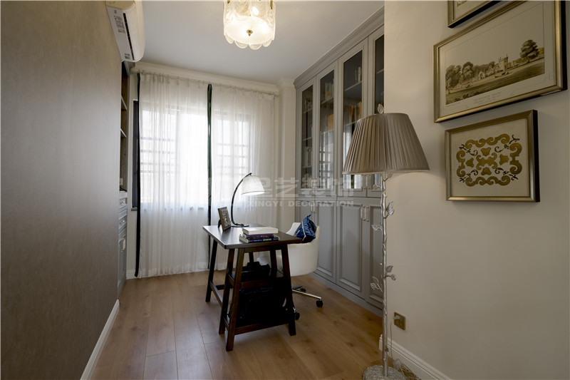 翡翠時(shí)光240平復(fù)式書(shū)房裝修實(shí)景圖