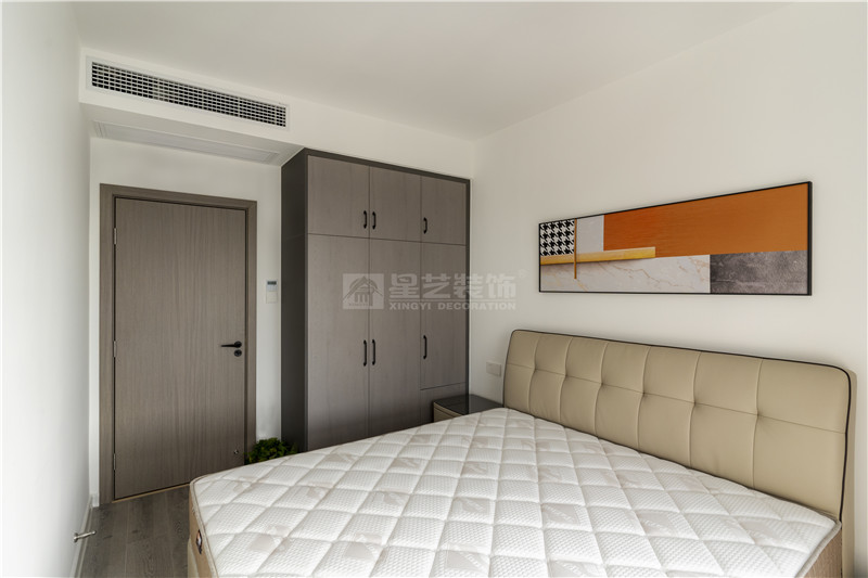 江灣山語城140平臥室裝修實(shí)景圖
