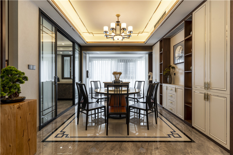 青山府 200平餐廳裝修實(shí)景圖