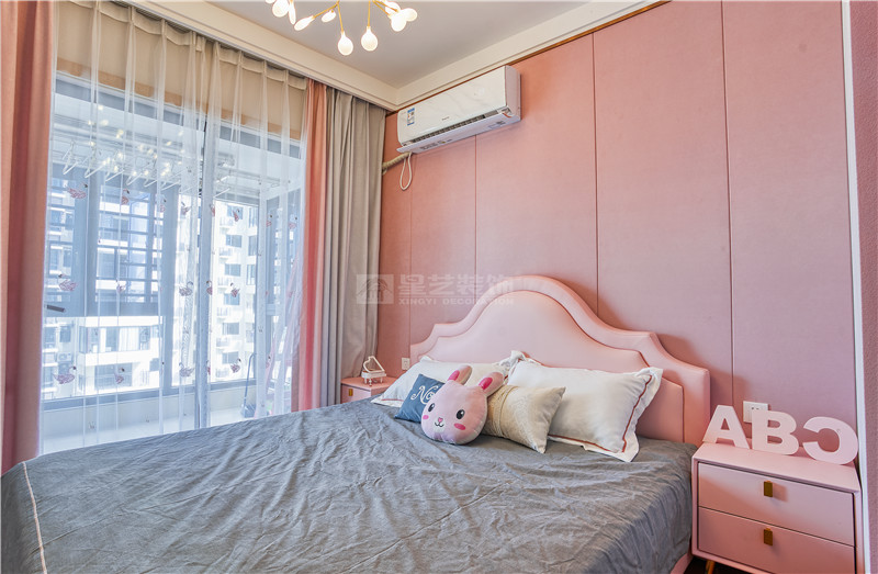 保利翎峰臺(tái)150平女孩房裝修實(shí)景圖