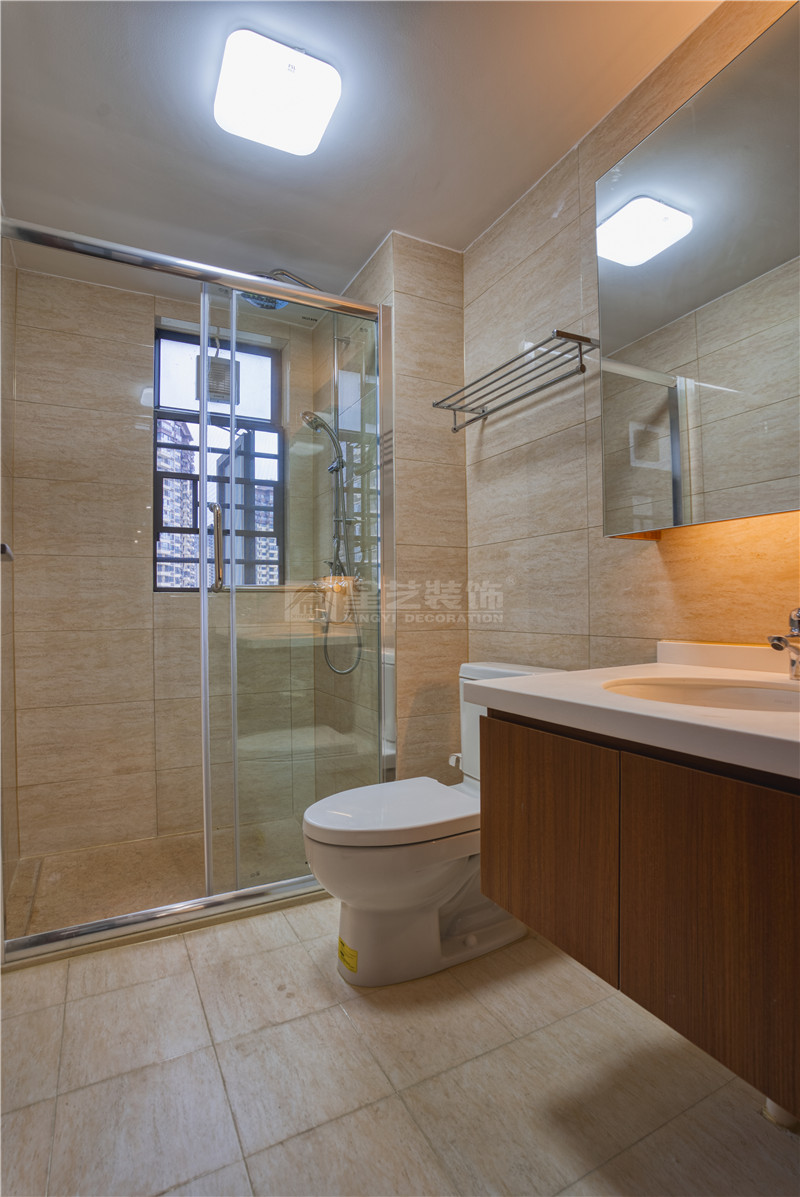 保利翎峰臺(tái)150平主衛(wèi)裝修實(shí)景圖