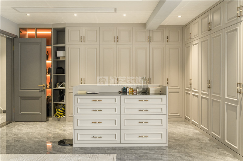 唐越青山 260平復式衣帽間裝修實景圖