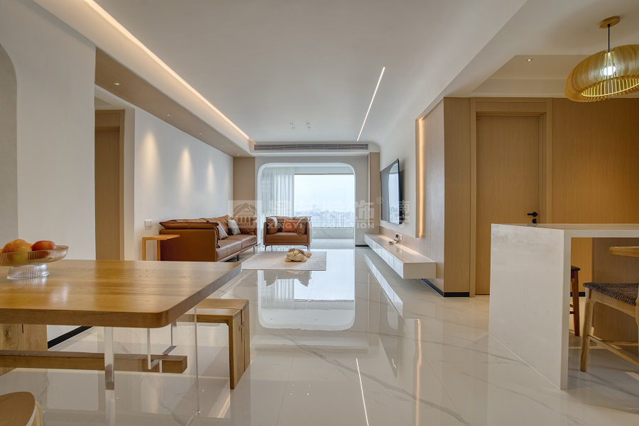 保利冠江墅143平原木風格客廳裝修實景