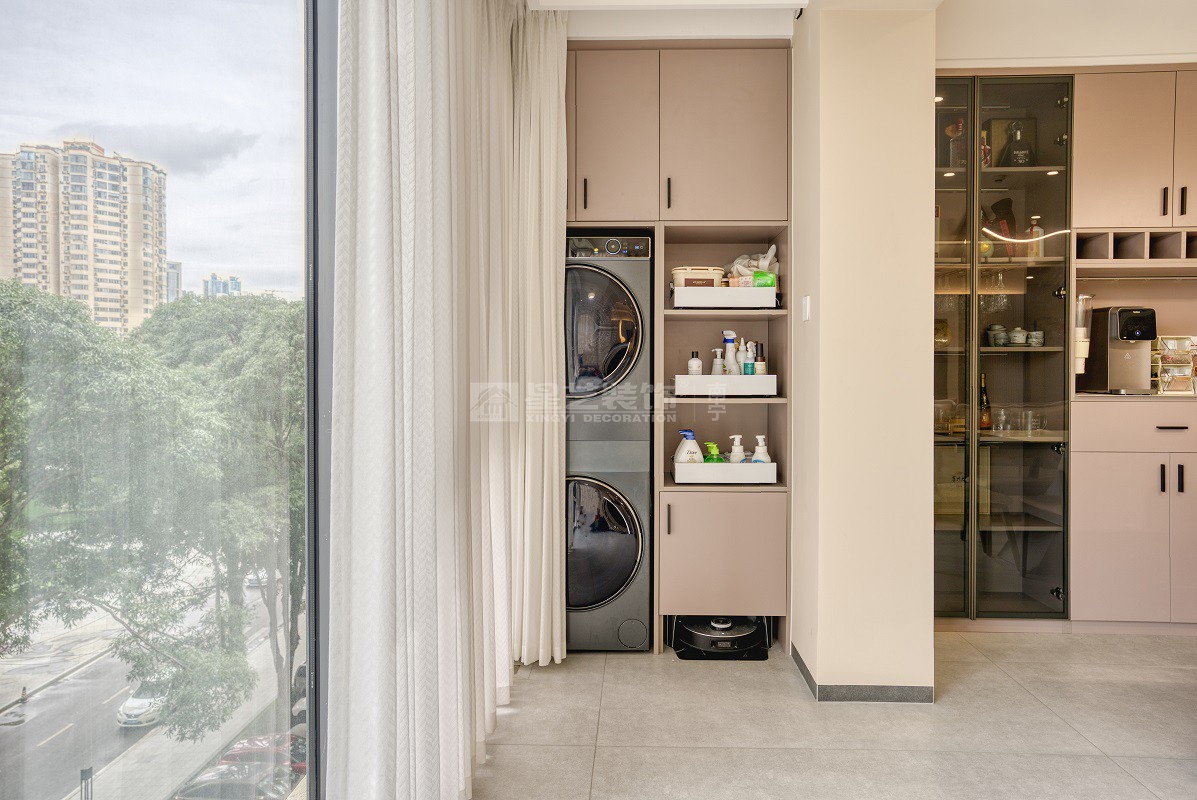 華潤(rùn)西園悅府149平陽(yáng)臺(tái)裝修實(shí)景