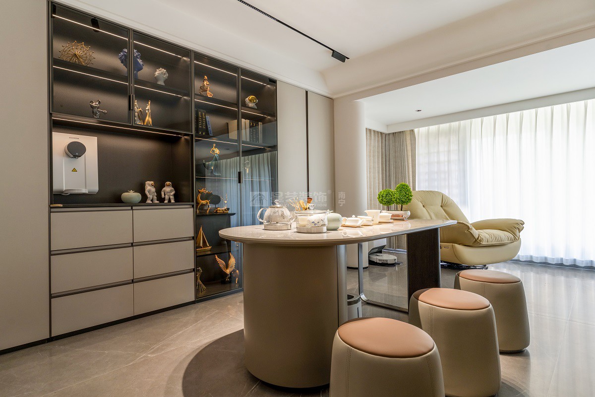 保利天悅臺129平現(xiàn)代簡約風(fēng)格茶室裝修實(shí)景