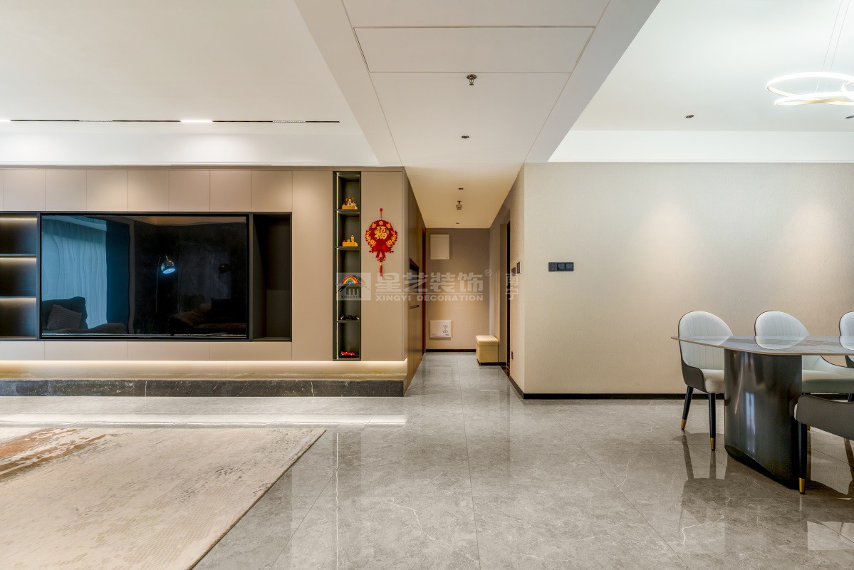 萬科云望223平現(xiàn)代極簡客廳實景裝修