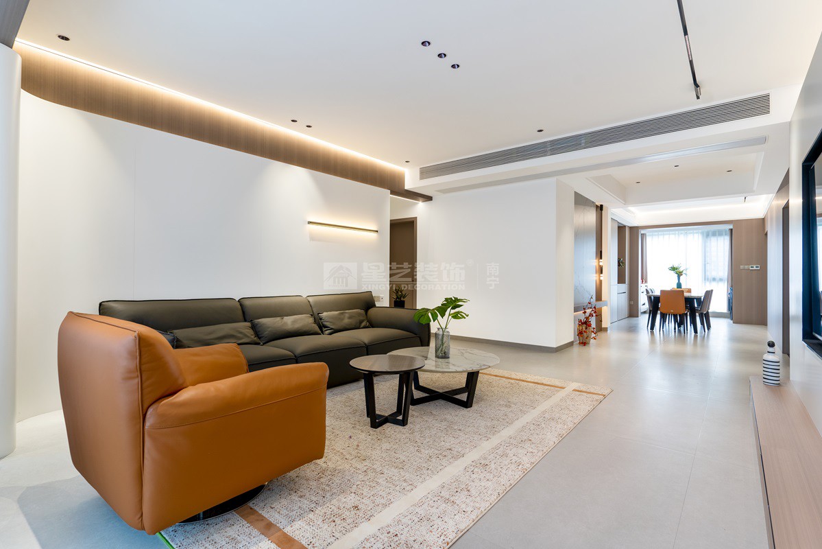 盛邦濱江府200平現(xiàn)代極簡客廳裝修實(shí)景