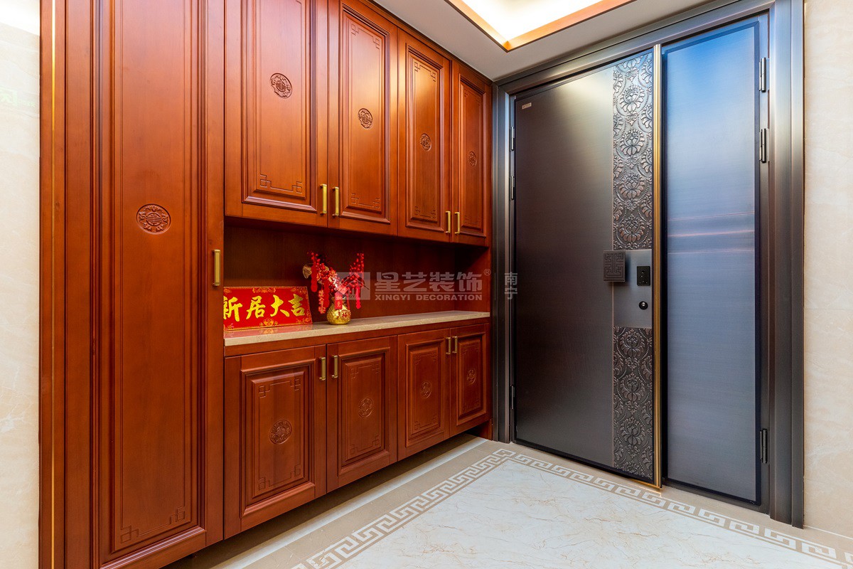 濱江府238平中式風(fēng)格玄關(guān)裝修實景