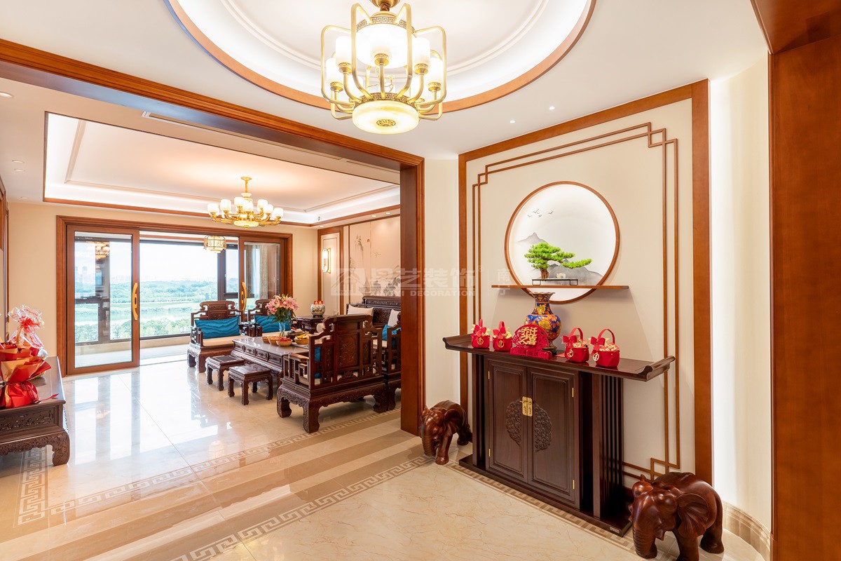 濱江府238平中式風(fēng)格玄關(guān)裝修實景