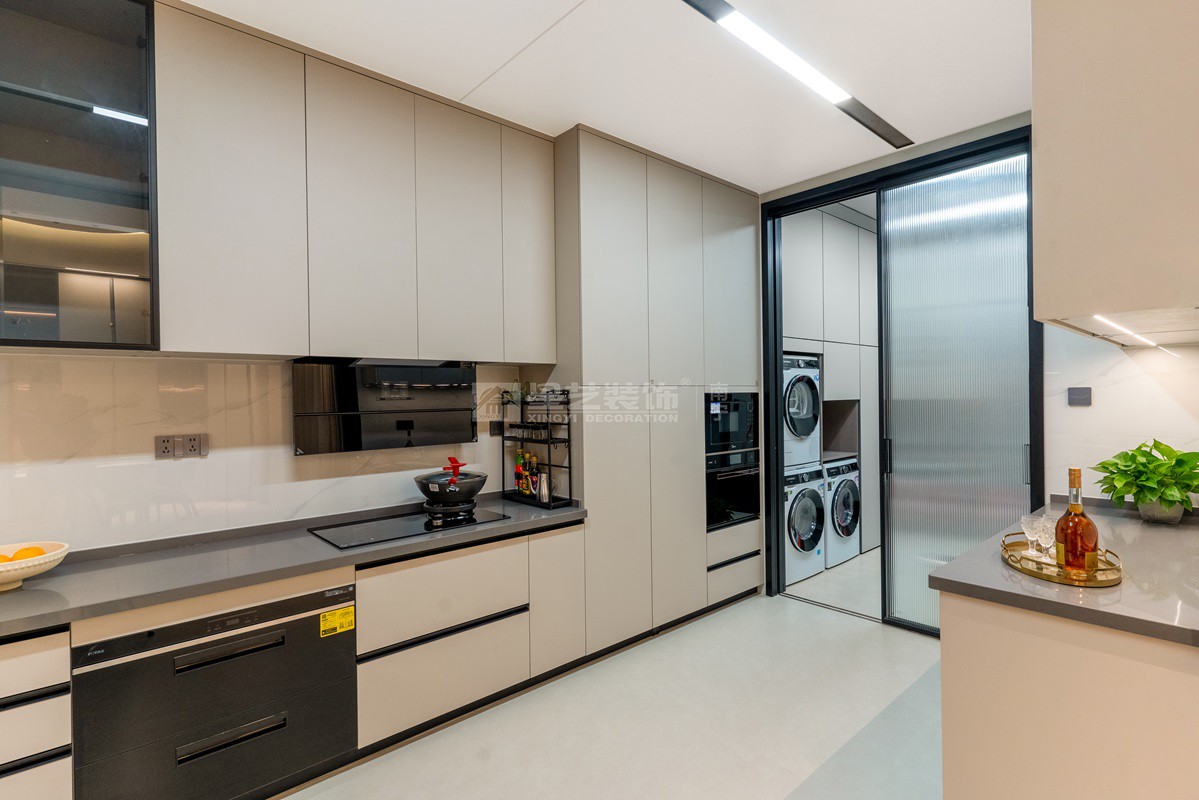 美泉1612  230平現(xiàn)代風(fēng)格廚房裝修實(shí)景