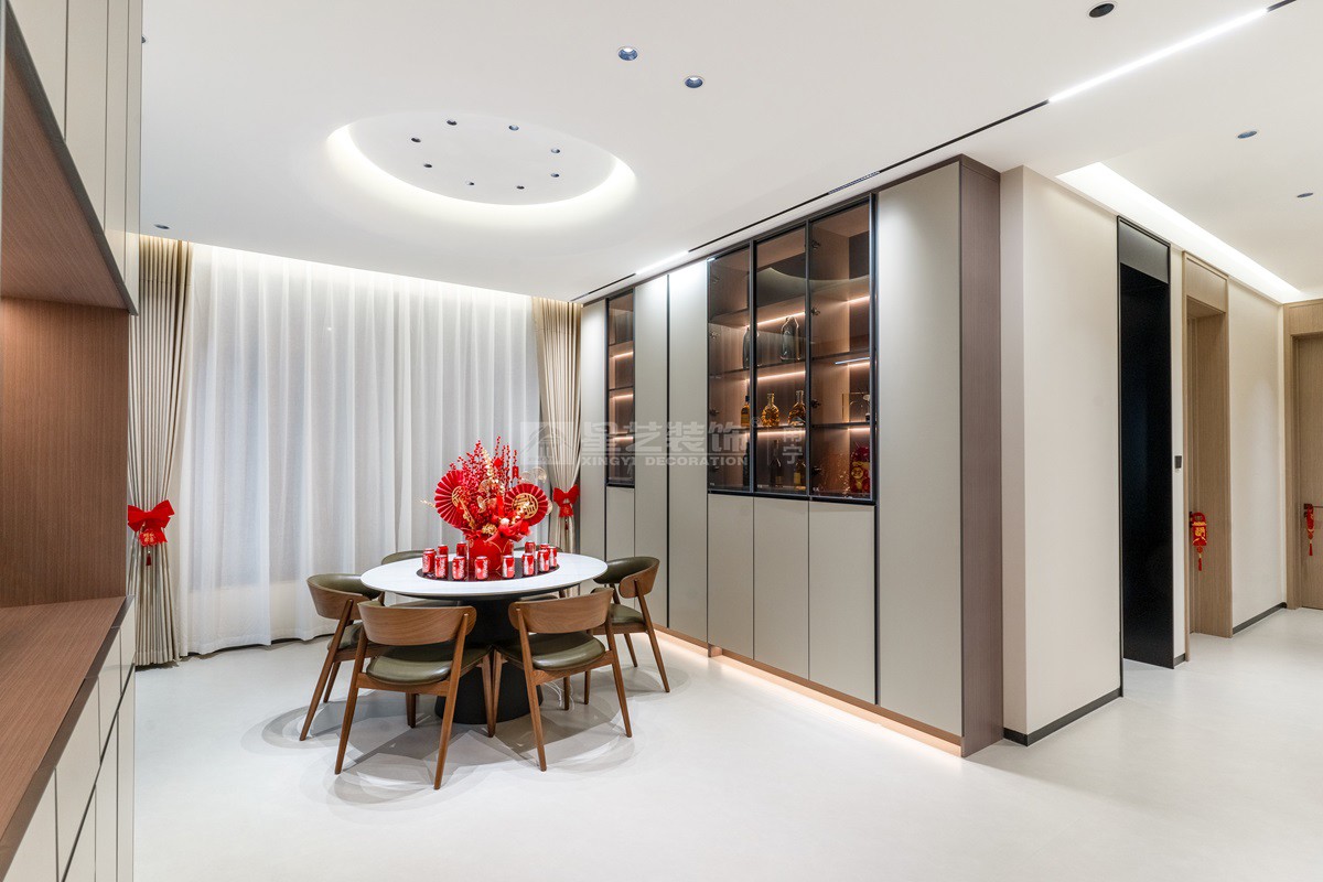 美泉1612  230平現(xiàn)代風(fēng)格餐廳裝修實(shí)景