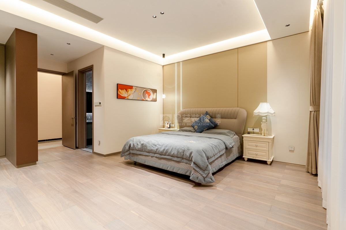 美泉1612 230平現(xiàn)代輕奢臥室裝修實(shí)景