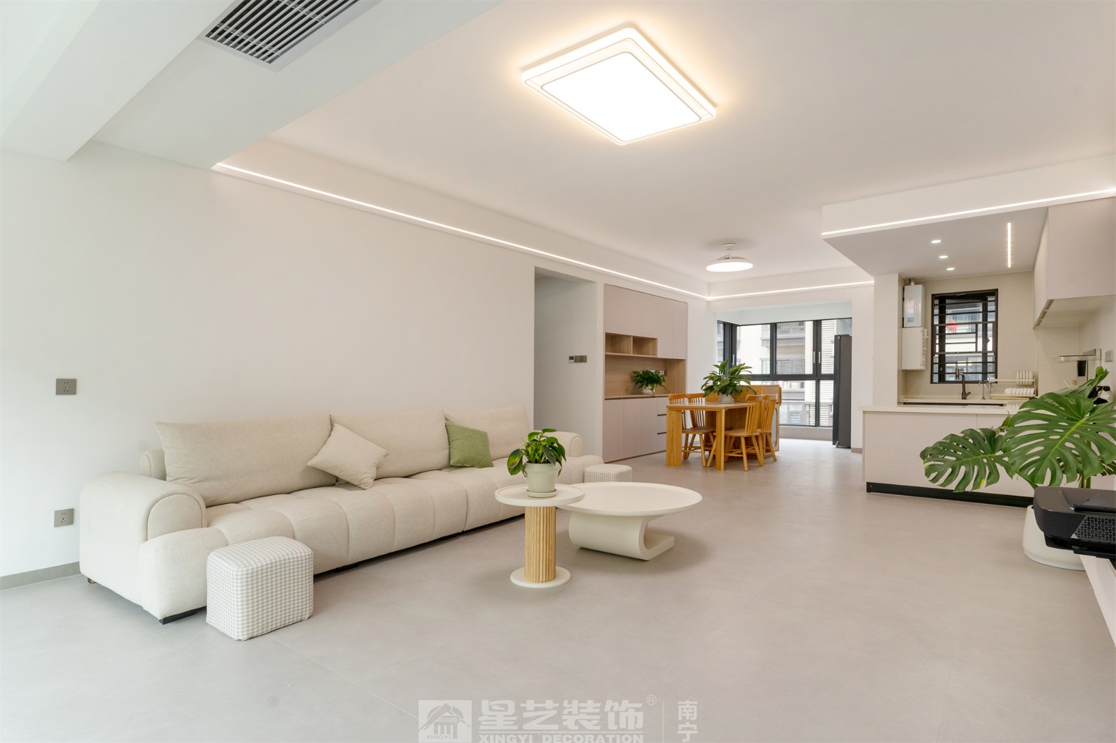 聯(lián)發(fā)臻境136平現(xiàn)代簡約客廳實(shí)景