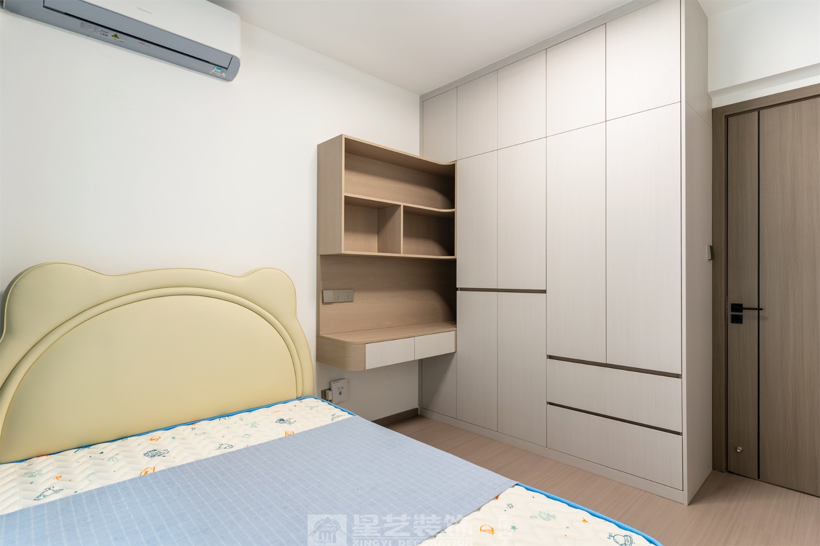 聯(lián)發(fā)臻境136平現(xiàn)代簡約臥室實(shí)景