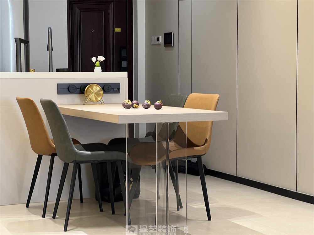 錦繡銘城80平現(xiàn)代簡約餐廳裝修完工實景