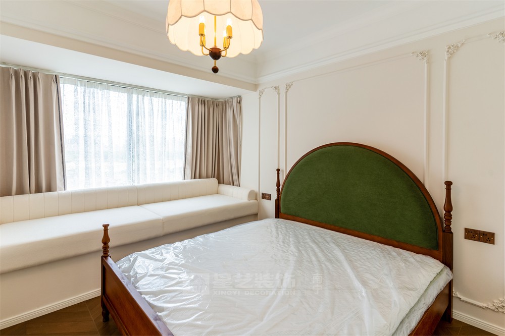 星海銀沙100平中古風臥室裝修實景