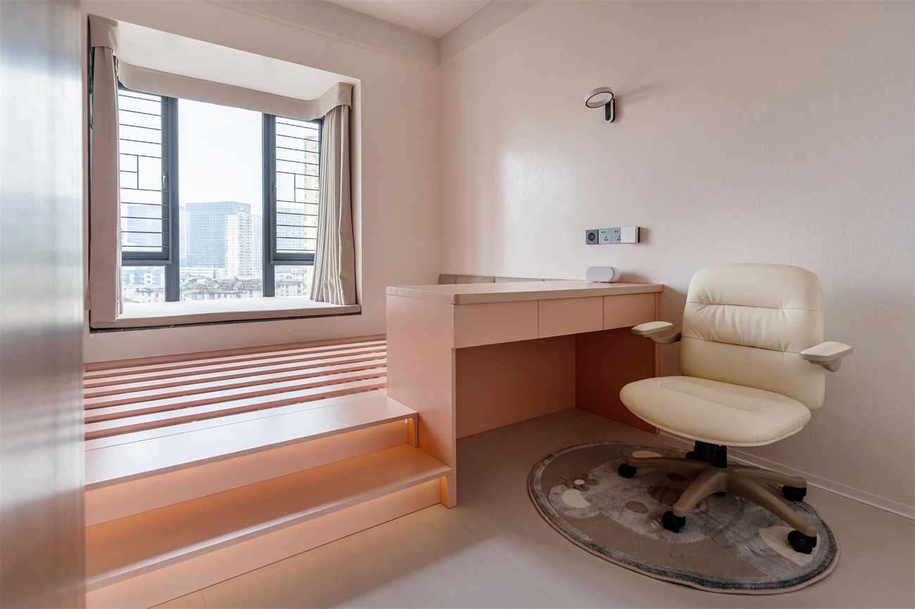 華潤西園悅府167平意式風(fēng)格臥室裝修完工實(shí)景