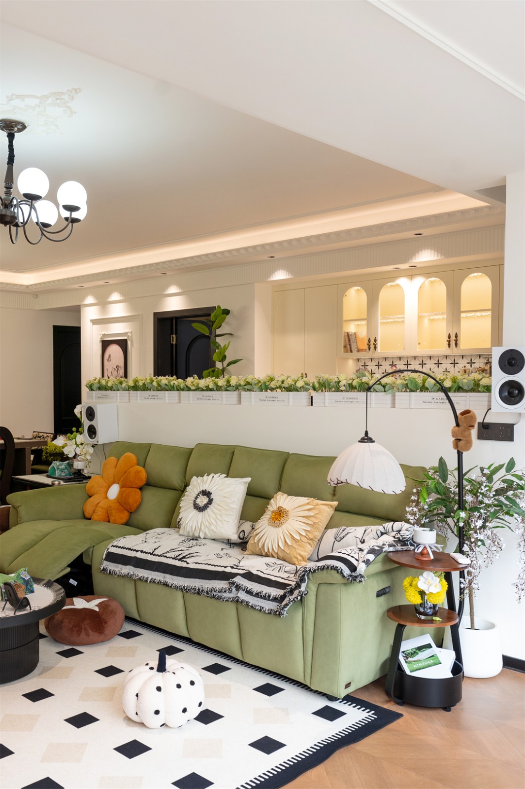 山漸青151平法式客廳裝修完工實景圖