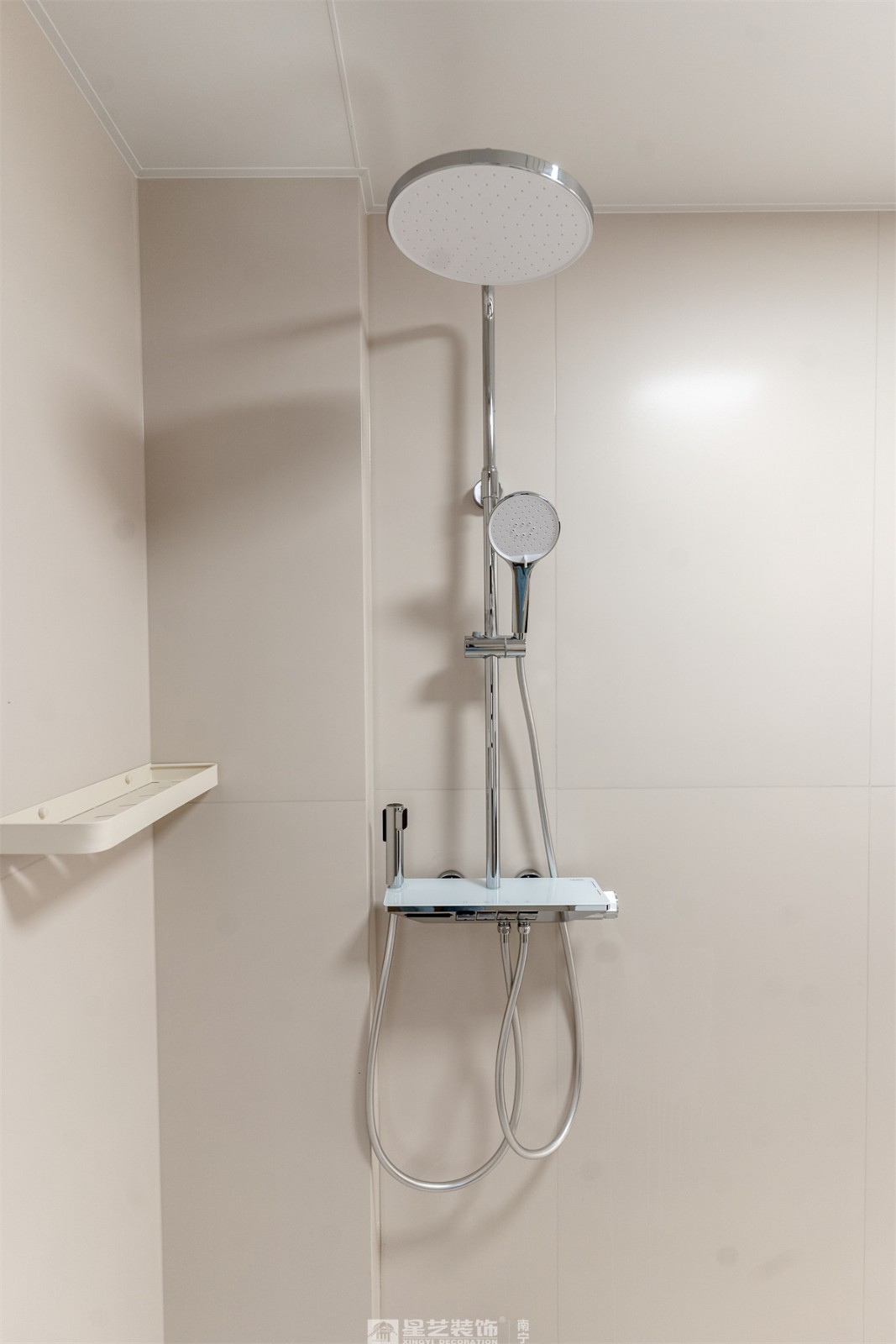 冠江墅169平現(xiàn)代極簡衛(wèi)生間完工裝修實景圖