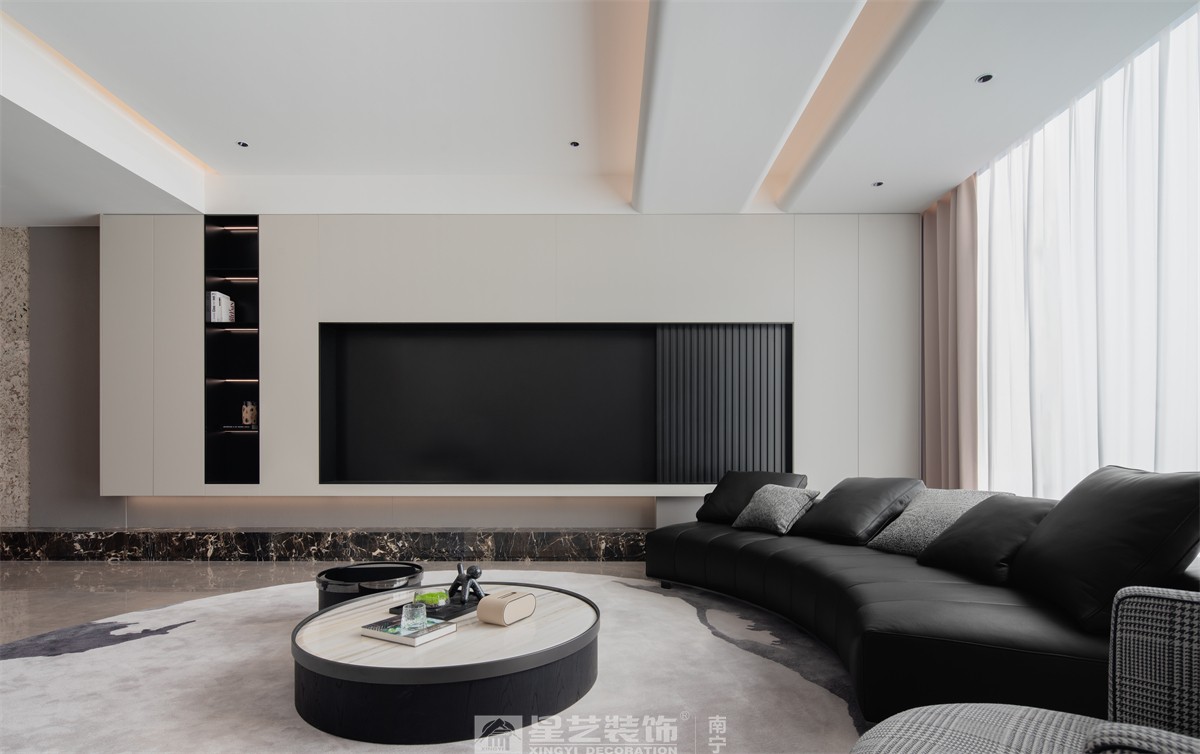 中海央墅500平現(xiàn)代極簡客廳裝修完工實(shí)景圖