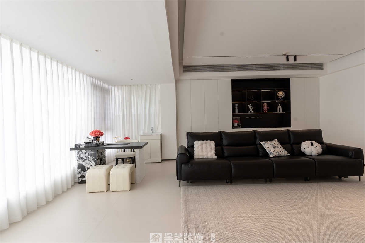 冠江墅169平現(xiàn)代極簡客廳完工裝修實景圖