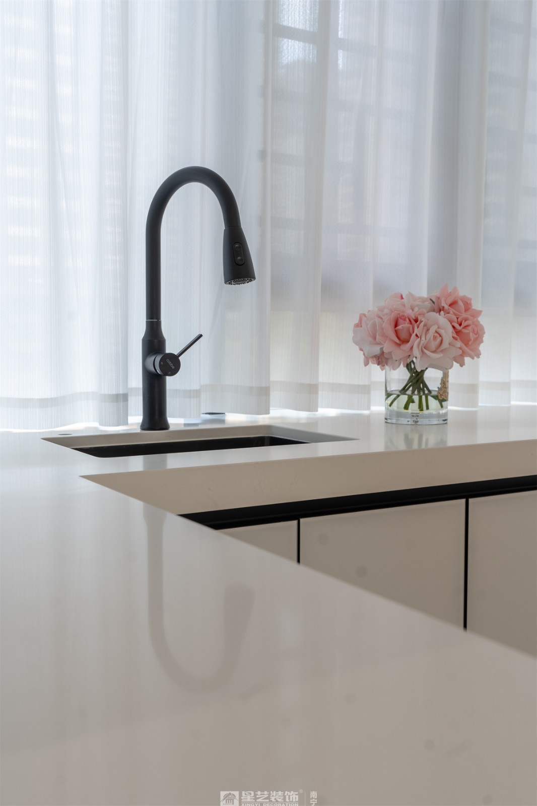 冠江墅169平現(xiàn)代極簡廚房完工裝修實景圖