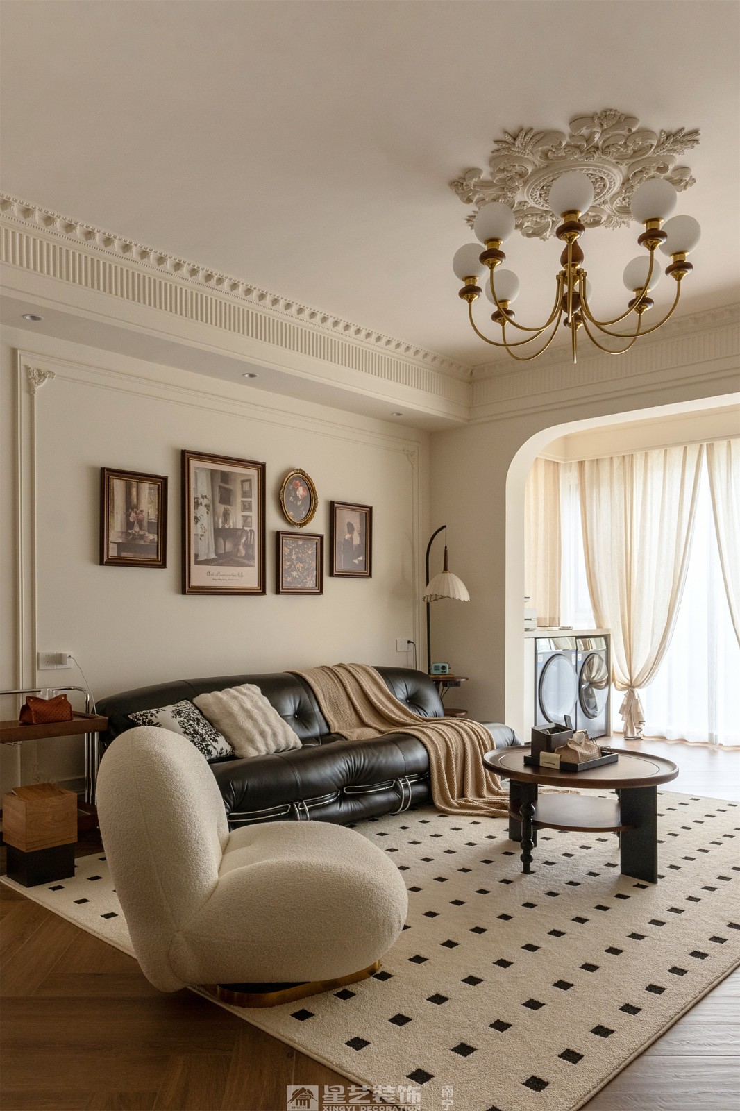 湖畔書院150平法式中古風(fēng)客廳裝修完工實景圖