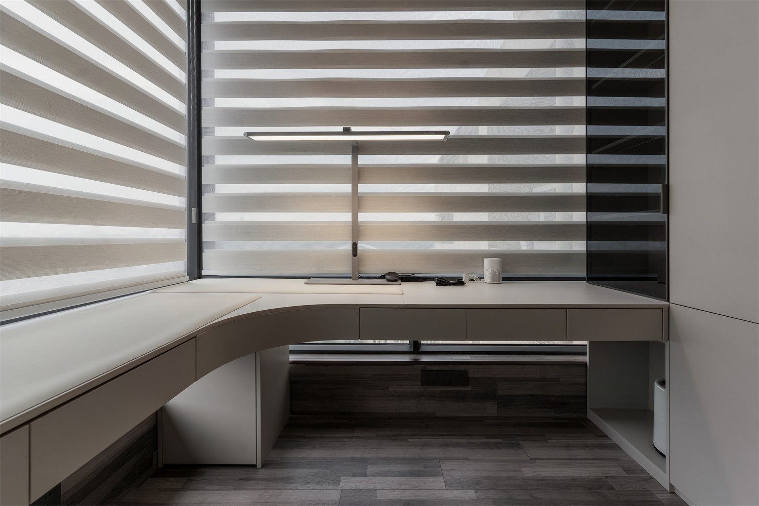 華發(fā)國賓壹號140平現(xiàn)代輕奢書房裝修完工實景圖