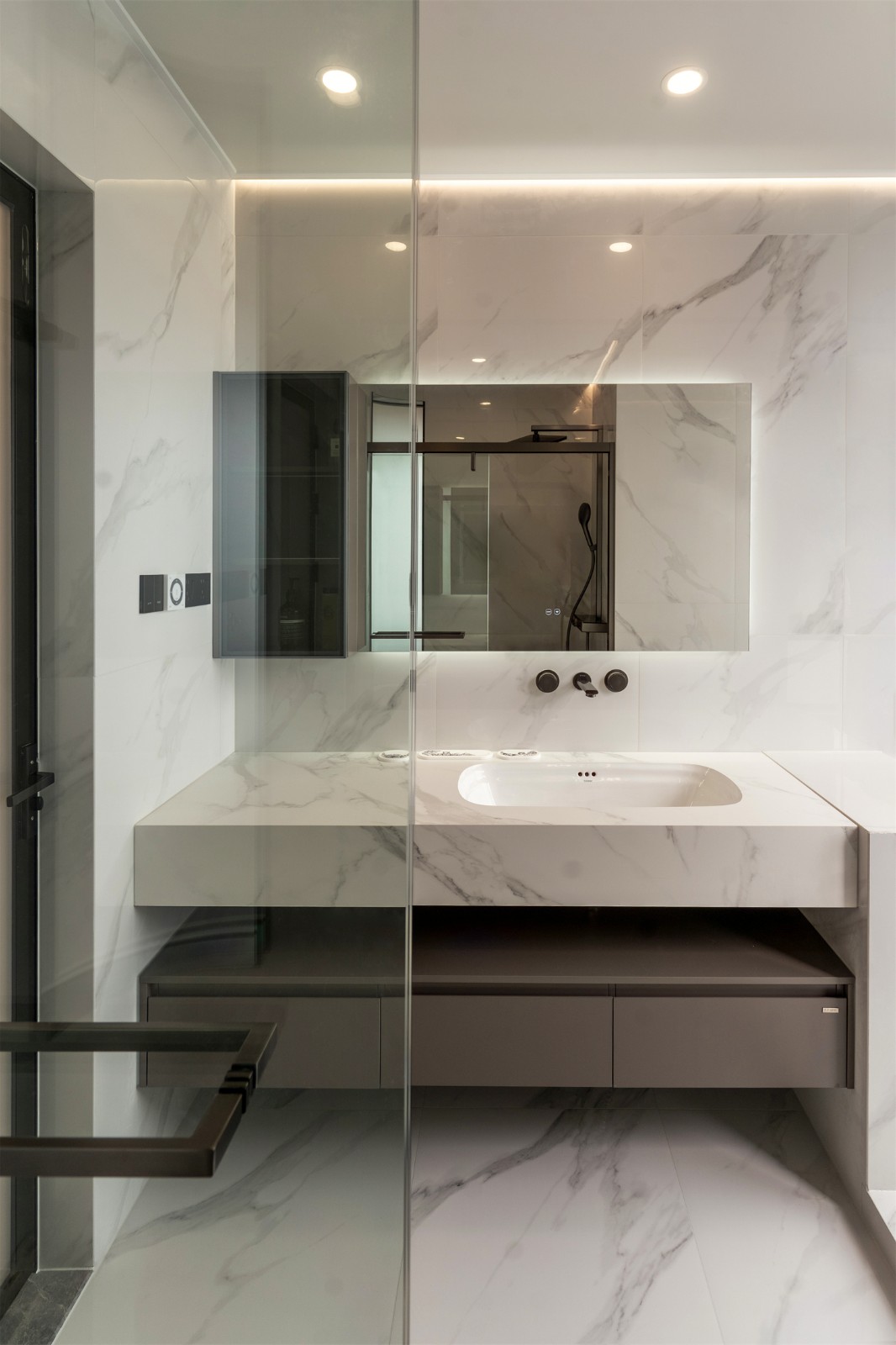 華發(fā)國賓壹號140平現(xiàn)代輕奢衛(wèi)生間裝修完工實景圖