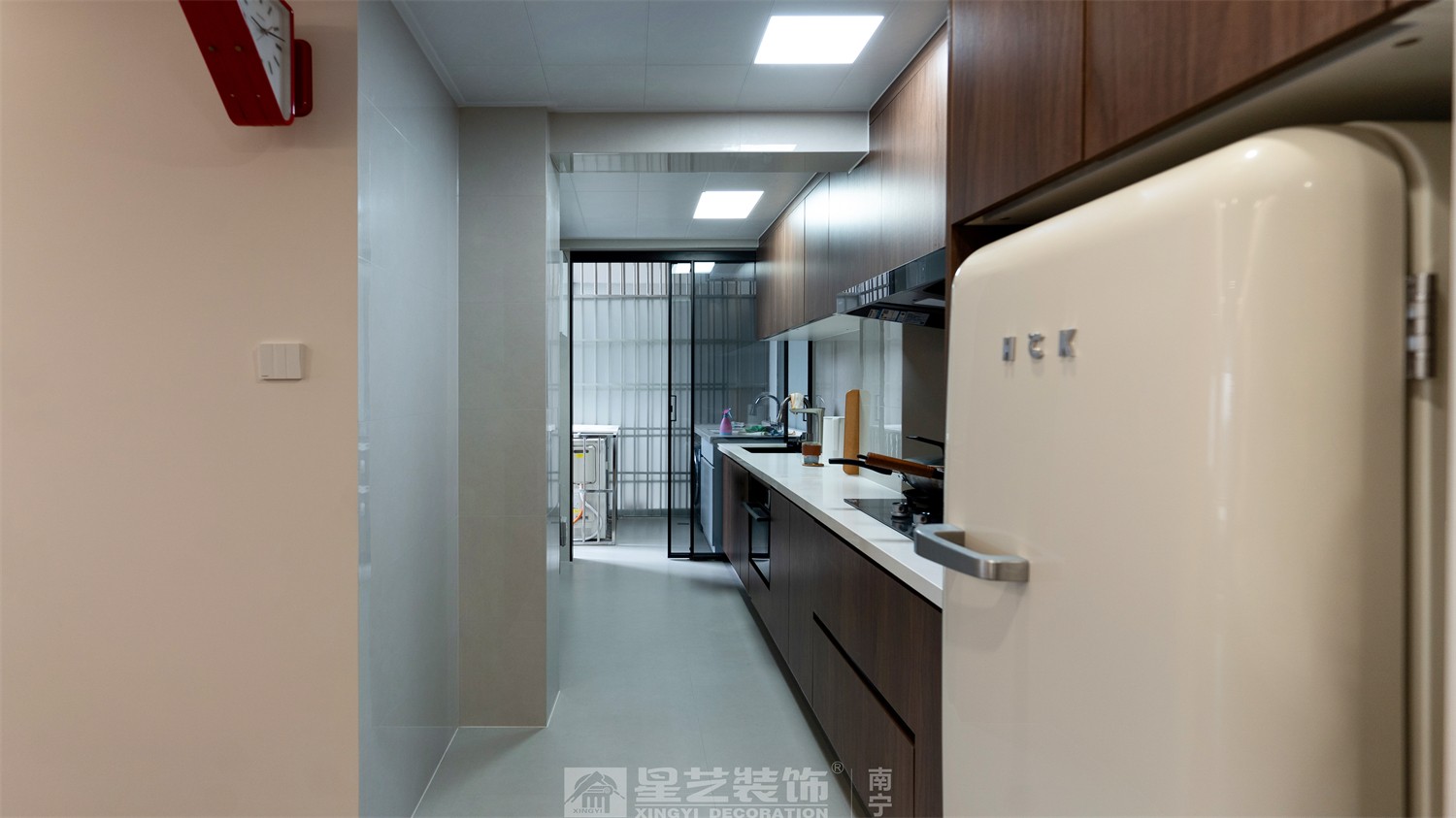 二中新民小區(qū)意式輕奢廚房裝修完工實(shí)景圖