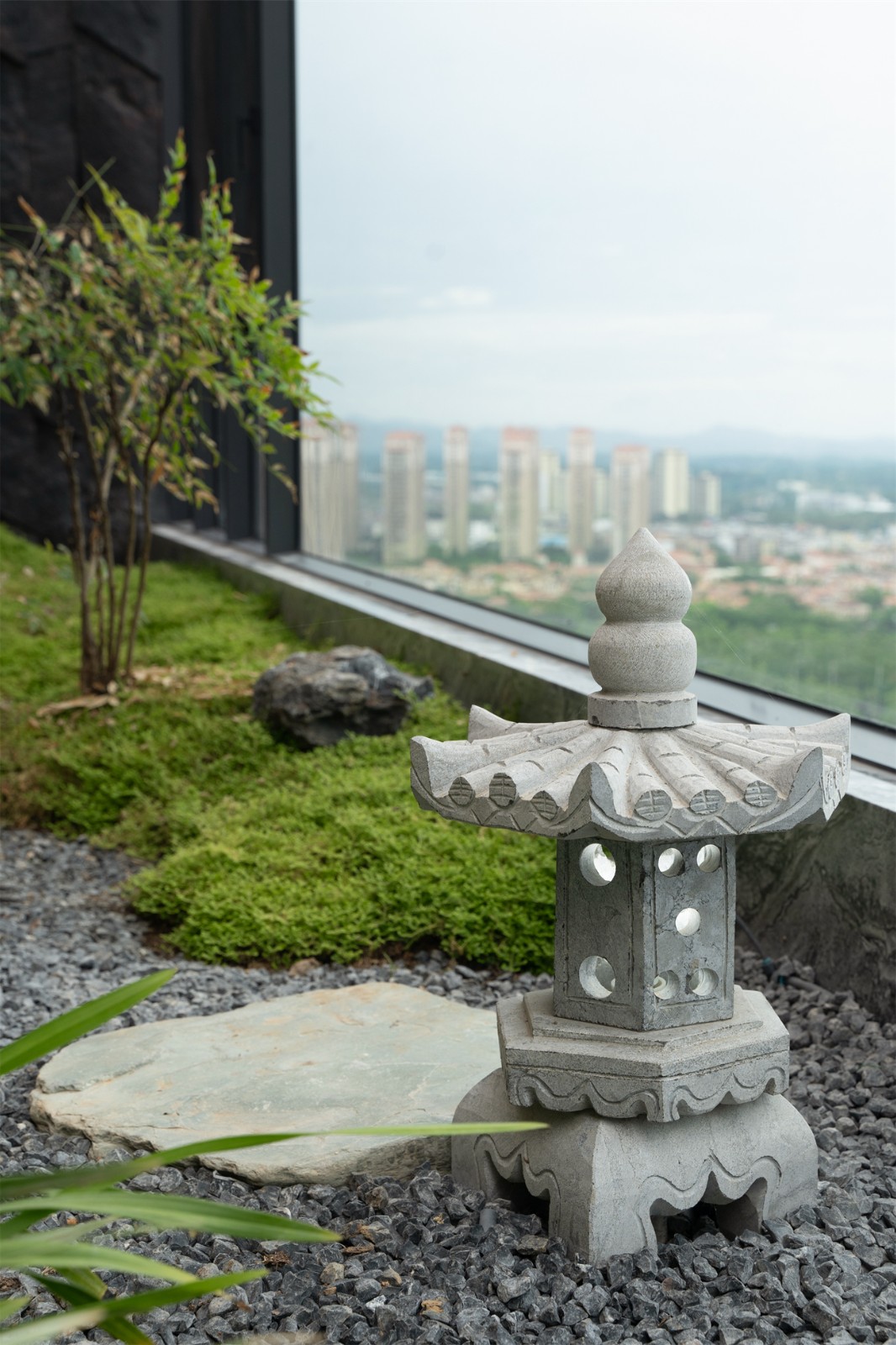 嘉和城依云灣800平現(xiàn)代輕奢陽臺裝修完工實(shí)景圖