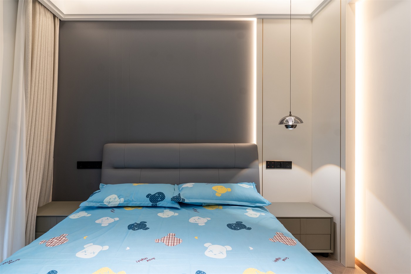 保利冠江墅143平意式輕奢臥室裝修完工實(shí)景圖