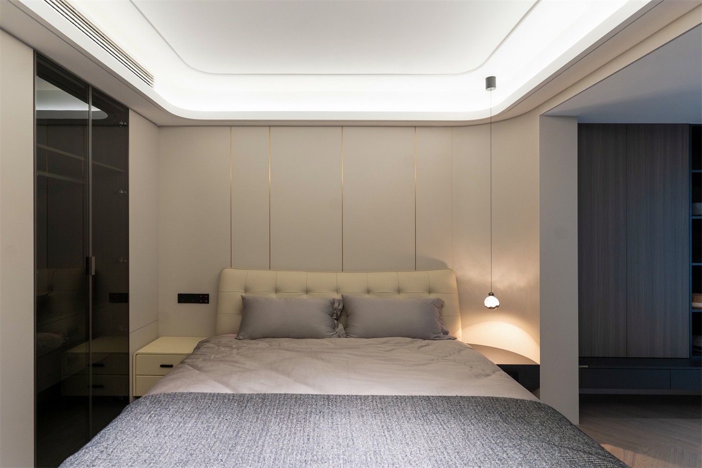 保利冠江墅143平意式輕奢臥室裝修完工實(shí)景圖