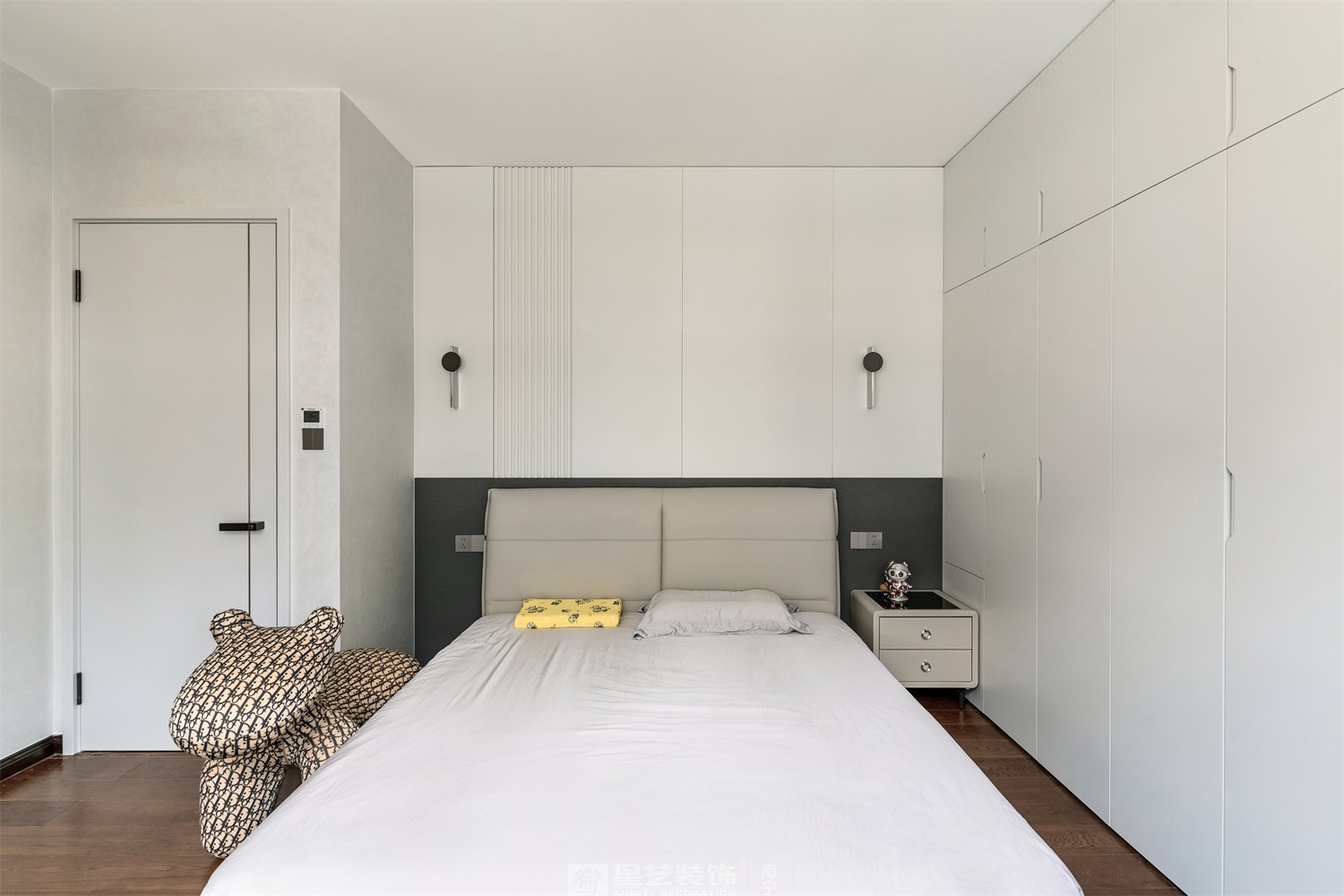 建發(fā)五象印月300平現(xiàn)代輕奢臥室裝修效果圖