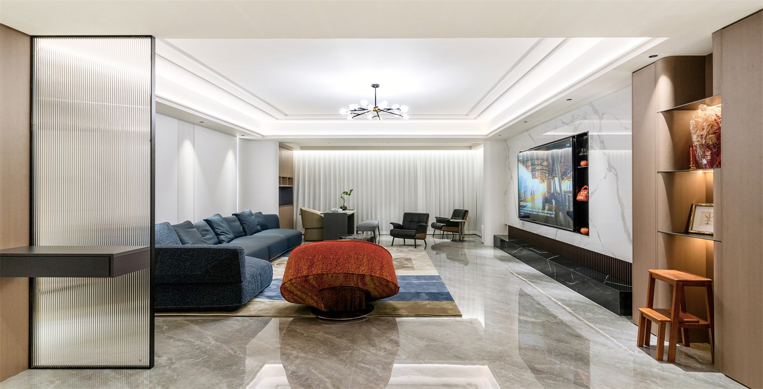 龍光玖瓏湖271平現(xiàn)代風格客廳裝修實景圖