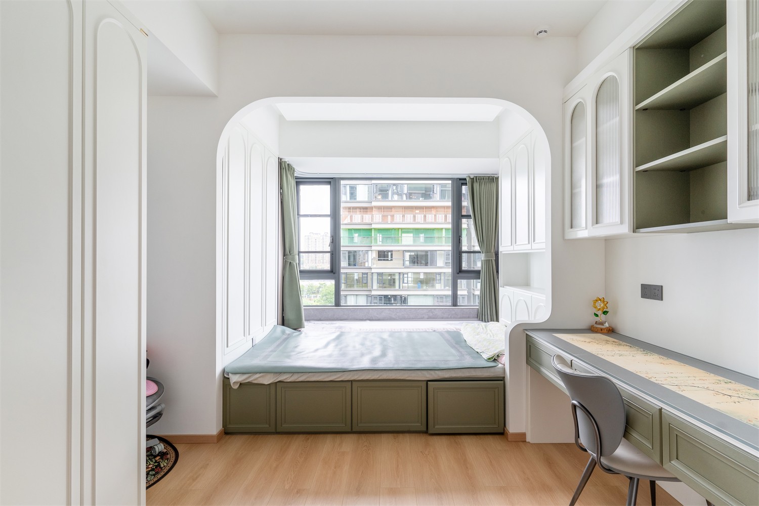 建發(fā)縵云210平新中式臥室裝修完工實(shí)景圖