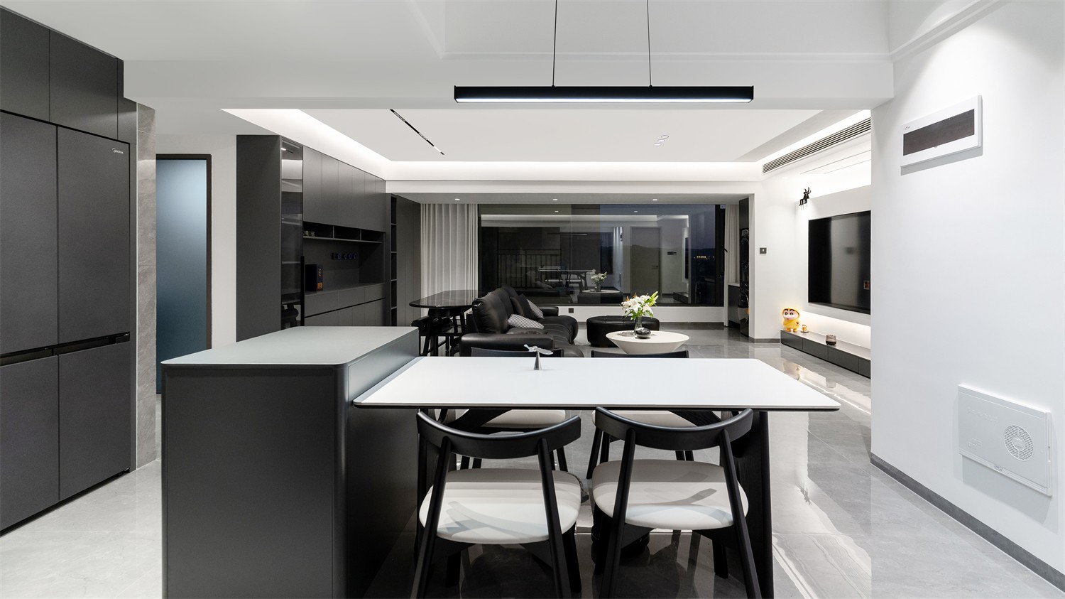 錦云湖光118平現(xiàn)代簡約餐廳裝修實景圖