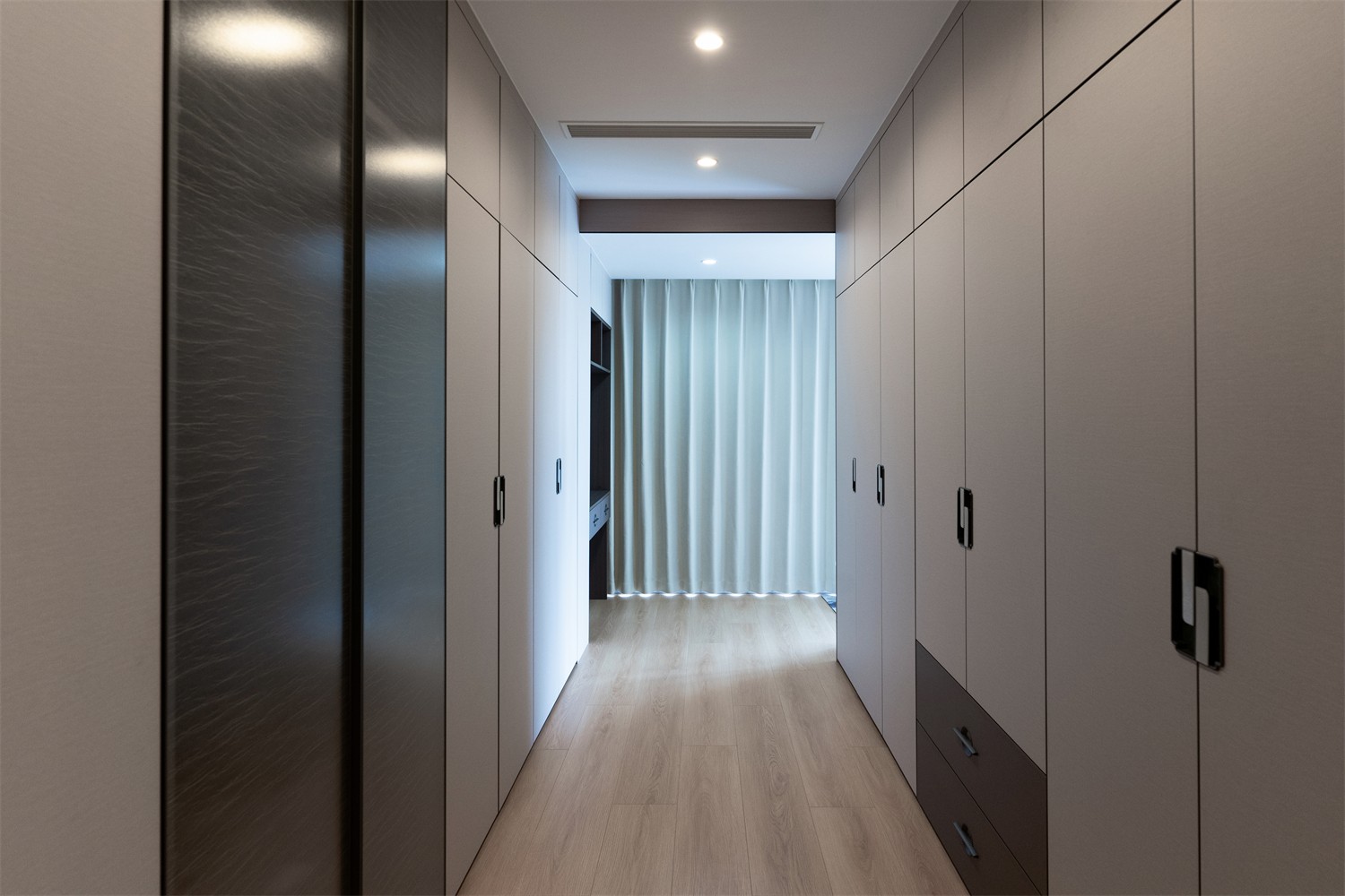 建發(fā)縵云210平新中式衣帽間裝修完工實(shí)景圖