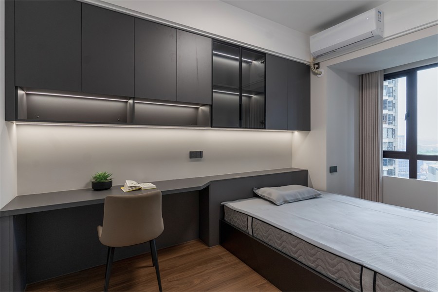 東方尊府117平現(xiàn)代風(fēng)格臥室裝修完工實景圖